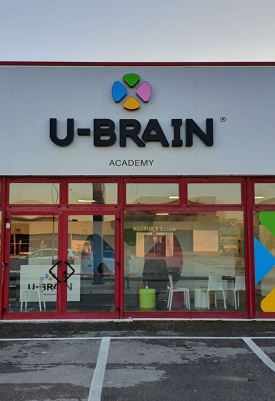 l'insegna del centro educativo u-brain academy